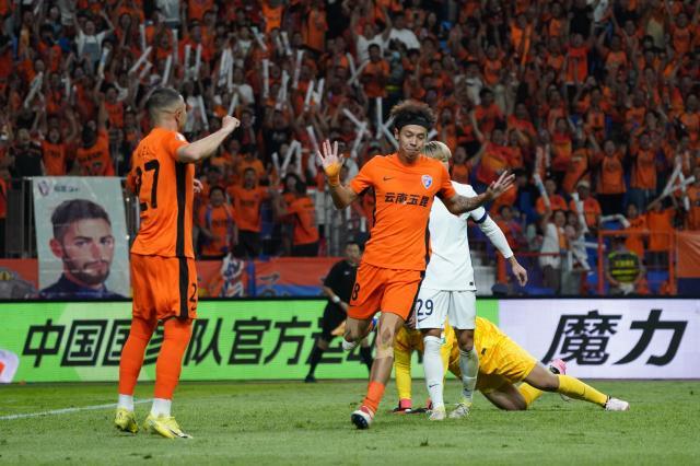 B体育赛事机构-【中超】约尼查贴地斩叶楚贵弑旧主 玉昆2比0梅州