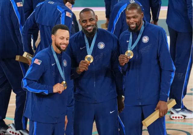 B体育公司-詹姆斯：詹杜库退役后美国男篮依旧可以统治FIBA