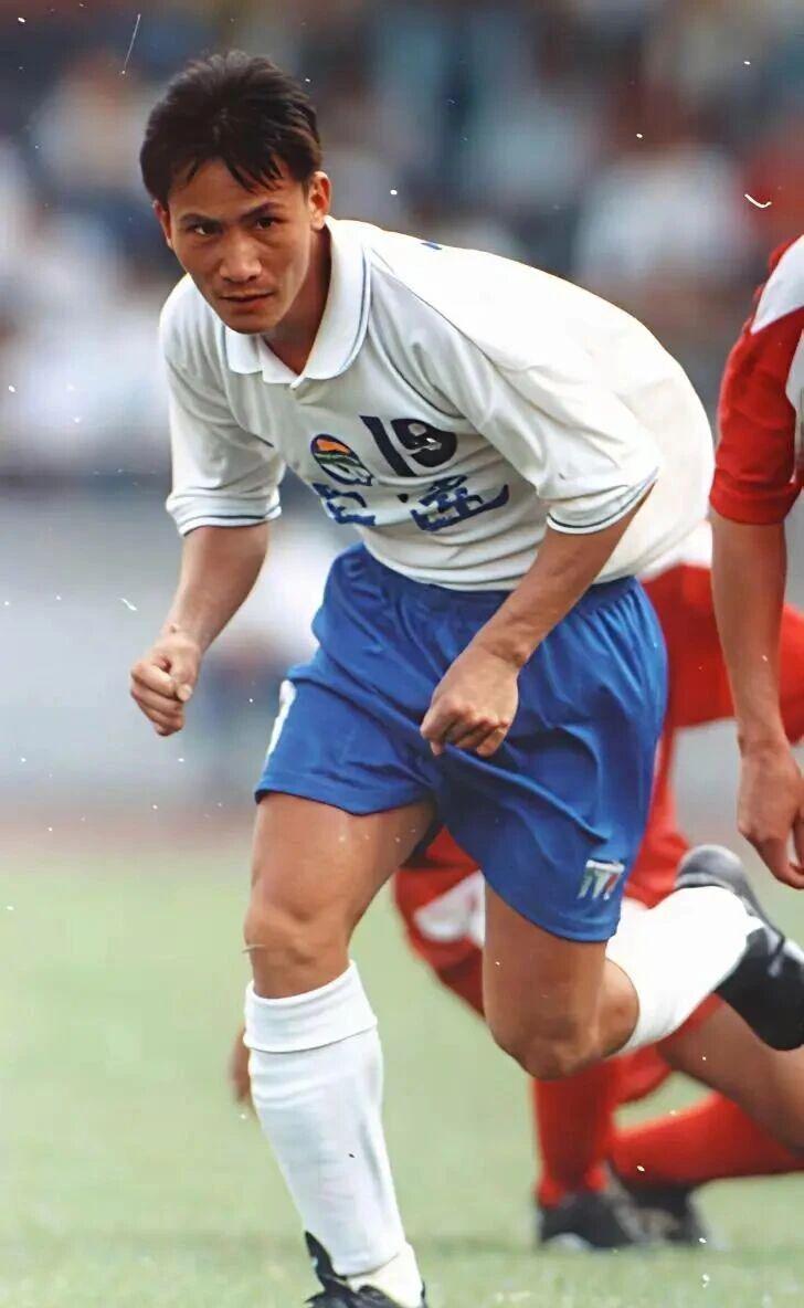 广东队19朝元老，职业化元年宏远最佳射手，湛江吴川球员，李朝阳